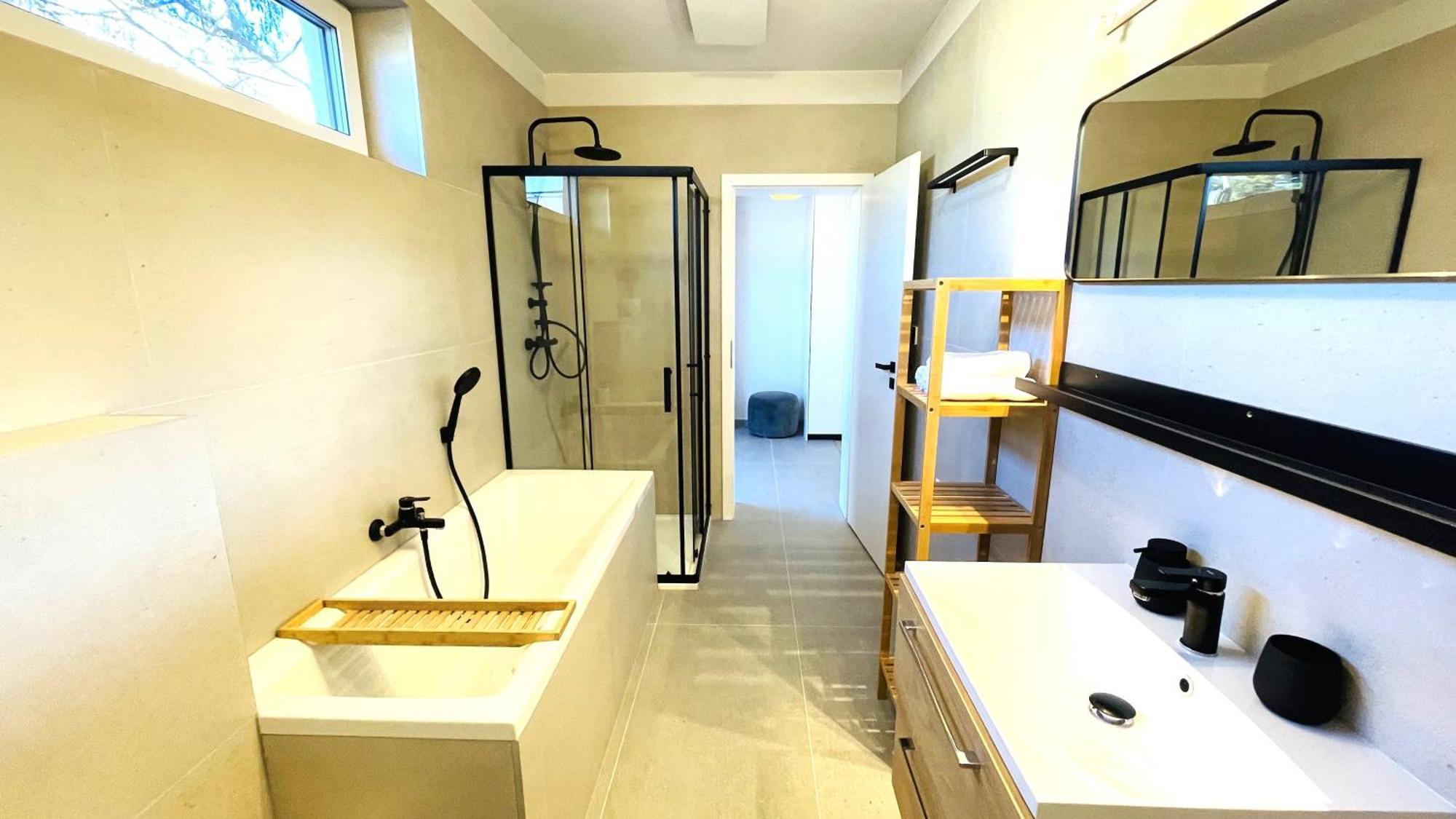House Flow, 3 Room, Free 2 Parking Bratysława Zewnętrze zdjęcie