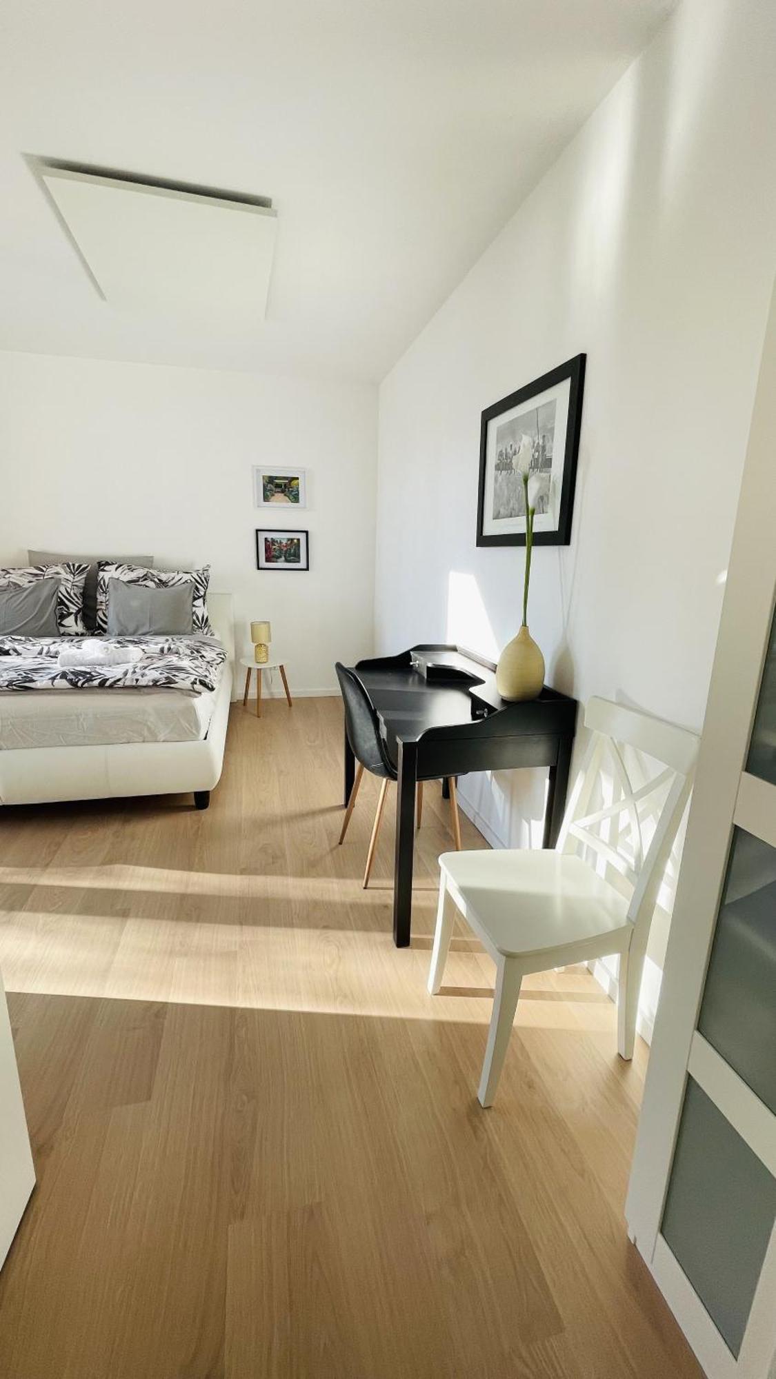 House Flow, 3 Room, Free 2 Parking Bratysława Zewnętrze zdjęcie