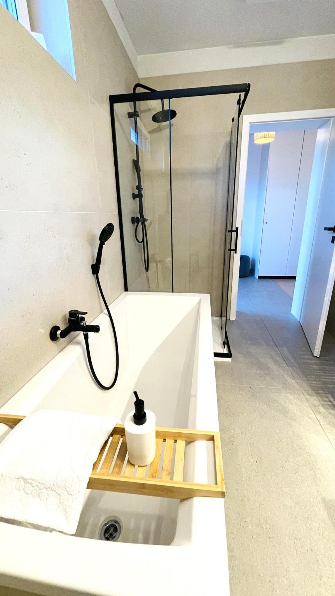 House Flow, 3 Room, Free 2 Parking Bratysława Zewnętrze zdjęcie